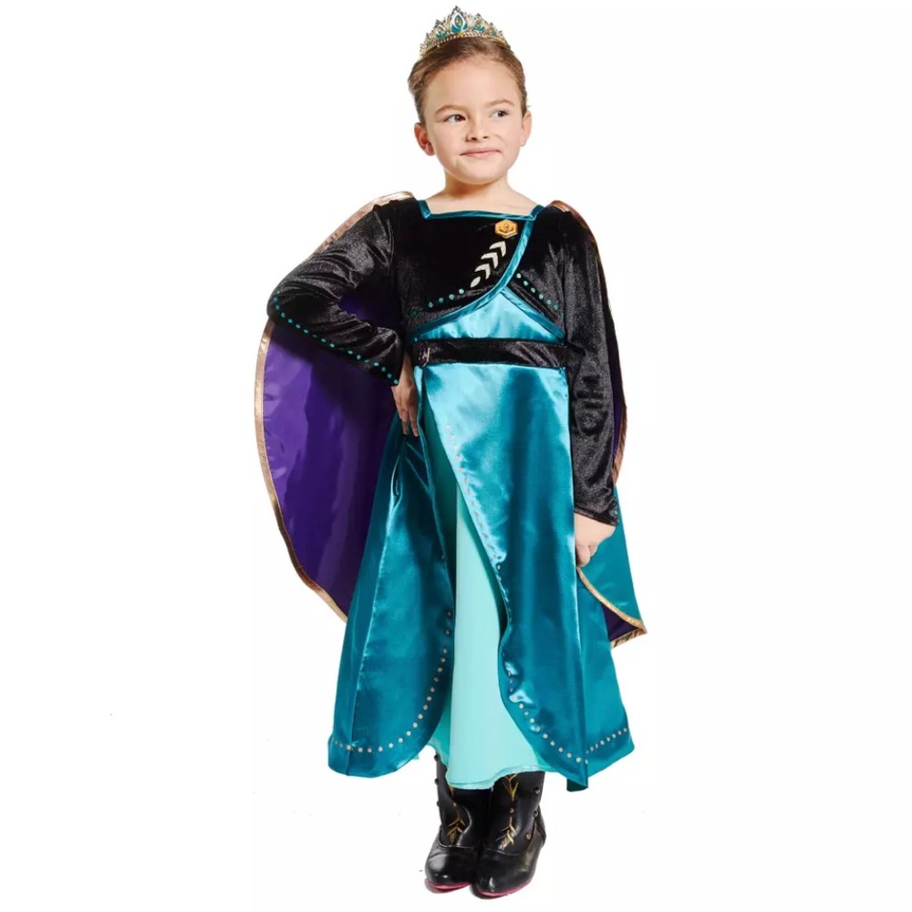 Queen Anna Coronation Costume